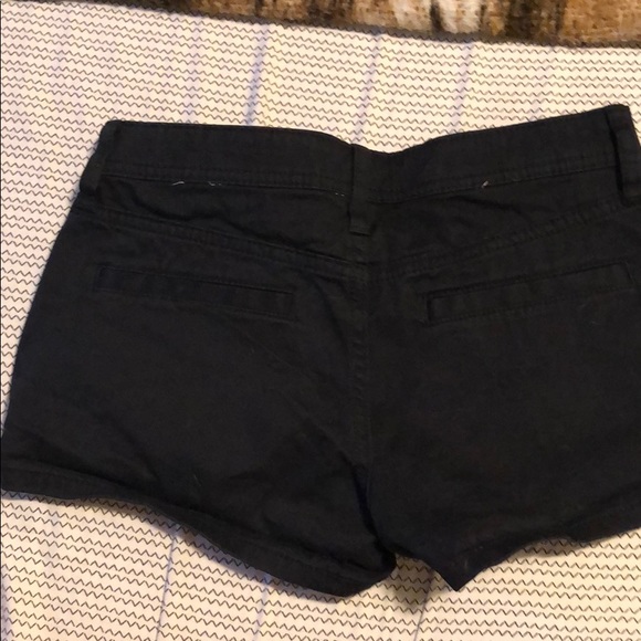 Shorts - Picture 2 of 5